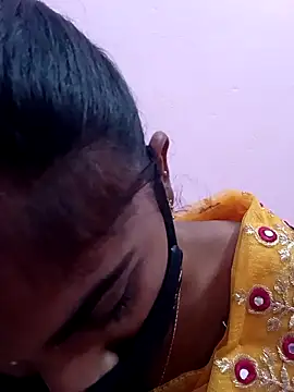 Snapshot of Tamil_Hot_RoyalQueen chatting on May 9, 2026, 4:10 pm Tamil Hot RoyalQueen online show from May 9, 2026, 4:10 pm