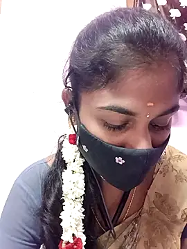 Snapshot of Tamil_Hot_RoyalQueen chatting on May 10, 2026, 5:04 pm Tamil Hot RoyalQueen online show from May 10, 2026, 5:04 pm