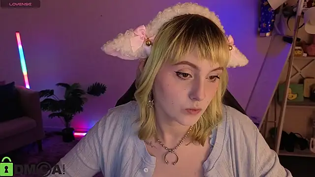 Roziett Belle online show from April 14, 2026, 8:30 am