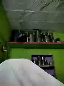 Snapshot of Cute_Pari9 chatting on February 8, 2026, 3:21 pm Cute Pari9 online show from February 8, 2026, 3:21 pm