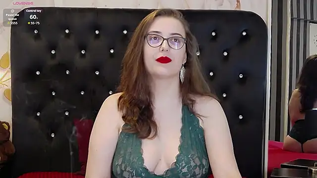JulieAnnX online show from June 14, 2026, 4:46 am