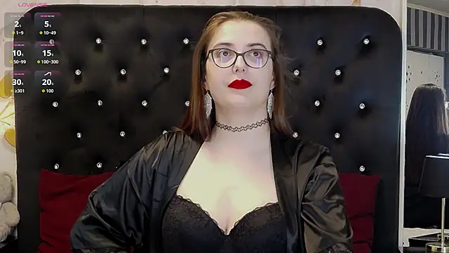 JulieAnnX online show from May 15, 2026, 4:54 am