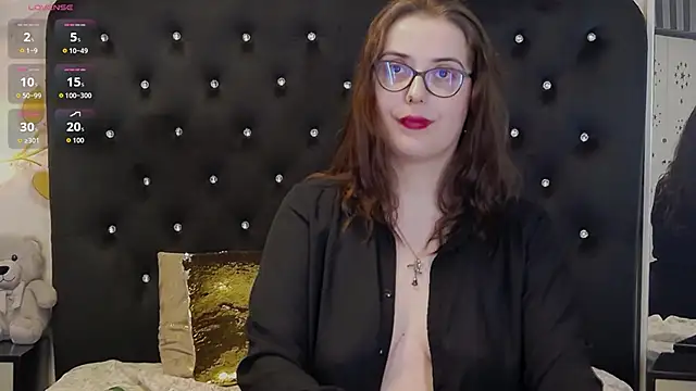 JulieAnnX online show from March 8, 2026, 5:16 pm