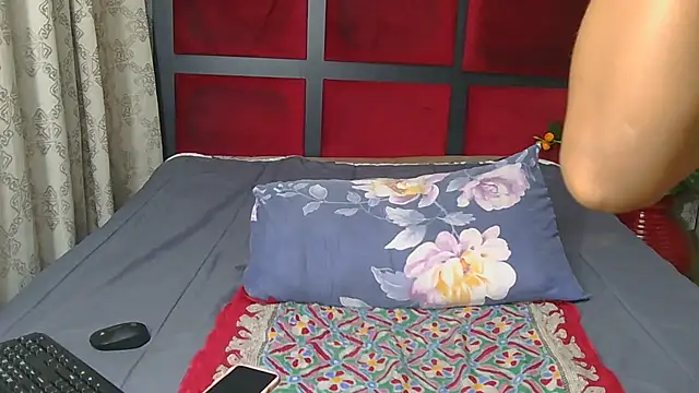 Snapshot of EbonySexySlim chatting on February 9, 2026, 8:40 pm EbonySexySlim online show from February 9, 2026, 8:40 pm