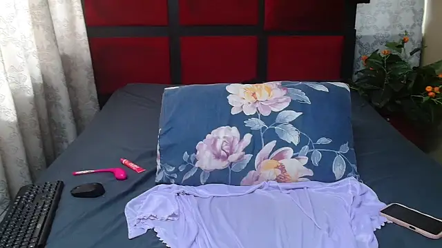 Snapshot of EbonySexySlim chatting on February 25, 2026, 6:13 am EbonySexySlim online show from February 25, 2026, 6:13 am