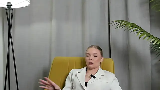 Snapshot of YenKaltenbach chatting on January 13, 2026, 8:29 am YenKaltenbach online show from January 13, 2026, 8:29 am