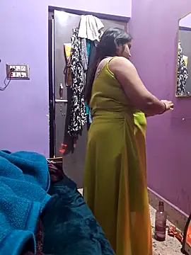 deepakjii94 online show from January 14, 2026, 3:59 pm