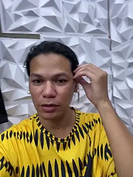 HugeAgatha online show from May 24, 2026, 1:38 am