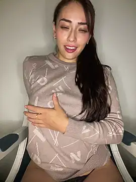 Snapshot of anny_bianchy chatting on February 9, 2026, 6:22 am anny bianchy online show from February 9, 2026, 6:22 am