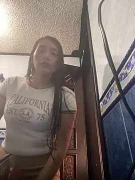 Snapshot of anny_bianchy chatting on February 4, 2026, 9:43 pm anny bianchy online show from February 4, 2026, 9:43 pm