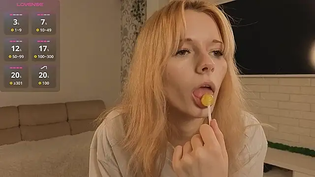 Snapshot of JuanaSumma chatting on March 24, 2026, 6:13 am JuanaSumma online show from March 24, 2026, 6:13 am