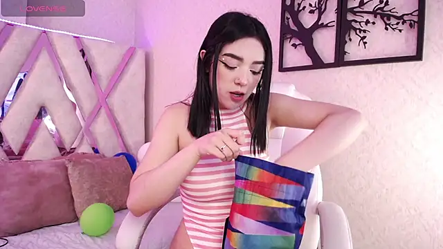 Madyson Hill online show from April 9, 2026, 11:27 am