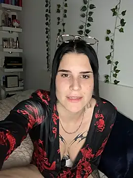 Snapshot of julieeeeee75 chatting on January 13, 2026, 10:35 pm julieeeeee75 online show from January 13, 2026, 10:35 pm