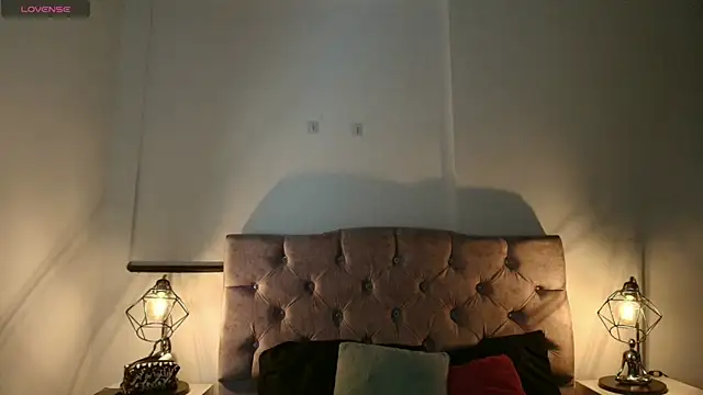 Ethan Briggs  online show from April 3, 2026, 3:46 am