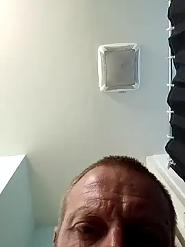 sterng6969 online show from May 18, 2026, 1:05 pm