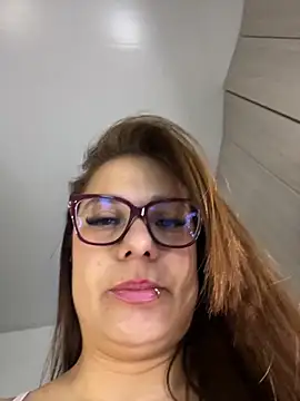 Pretty  Milf online show from June 17, 2026, 2:49 pm