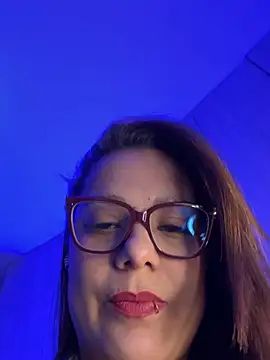 Snapshot of Pretty__Milf chatting on May 28, 2026, 1:06 pm Pretty Milf online show from May 28, 2026, 1:06 pm