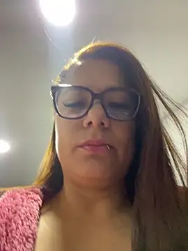 Snapshot of Pretty__Milf chatting on April 29, 2026, 9:24 am Pretty Milf online show from April 29, 2026, 9:24 am