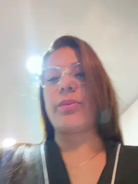 Snapshot of Pretty__Milf chatting on May 16, 2026, 12:15 pm Pretty Milf online show from May 16, 2026, 12:15 pm