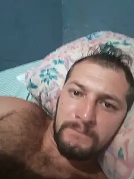 Snapshot of brunes44 chatting on January 13, 2026, 2:37 am brunes44 online show from January 13, 2026, 2:37 am