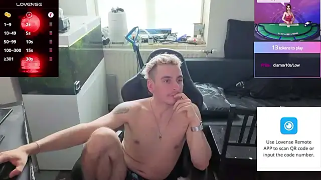 Rayzel White online show from May 21, 2026, 1:52 pm