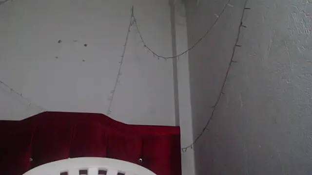 Snapshot of Loriiiany chatting on April 9, 2026, 6:19 am Loriiiany online show from April 9, 2026, 6:19 am