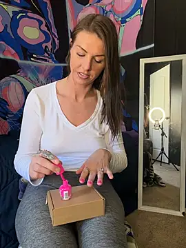 tastemecaroline online show from February 23, 2026, 4:51 pm