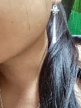 miumiu sexy2x online show from April 3, 2026, 12:39 am