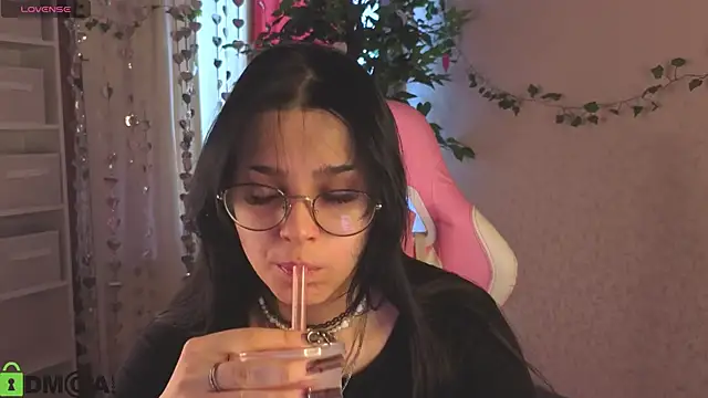 Snapshot of Leslie_Wholsh chatting on March 16, 2026, 9:24 am Leslie Wholsh online show from March 16, 2026, 9:24 am