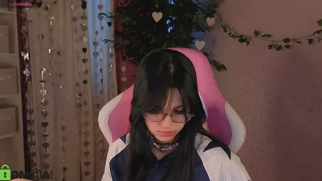 Snapshot of Leslie_Wholsh chatting on March 10, 2026, 1:09 am Leslie Wholsh online show from March 10, 2026, 1:09 am