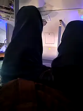 Snapshot of Hottlund6 chatting on March 5, 2026, 4:20 am Hottlund6 online show from March 5, 2026, 4:20 am