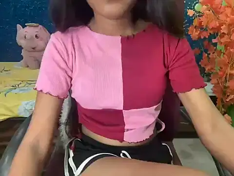 Snapshot of Brown-beauty chatting on July 23, 2026, 2:57 pm Brown-beauty online show from July 23, 2026, 2:57 pm