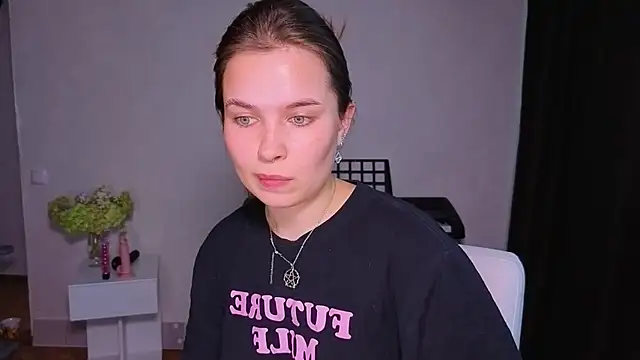 Snapshot of Catherine_Karis chatting on July 8, 2026, 8:37 am Catherine Karis online show from July 8, 2026, 8:37 am