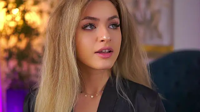 NayaQuinn online show from February 4, 2026, 7:09 pm