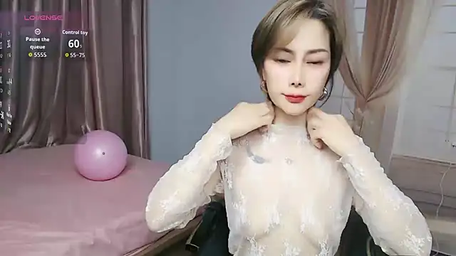 lucyyanyan online show from May 16, 2026, 11:09 am