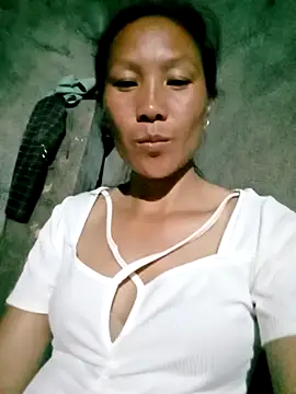 Snapshot of Diana-02 chatting on February 25, 2026, 11:43 am Diana-02 online show from February 25, 2026, 11:43 am