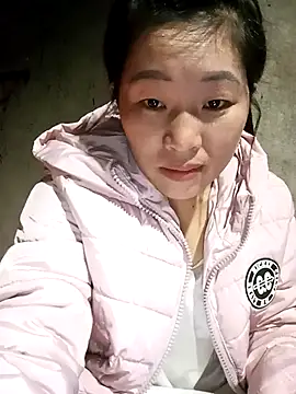 Snapshot of Nga_x9 chatting on February 5, 2026, 11:44 pm Nga x9 online show from February 5, 2026, 11:44 pm