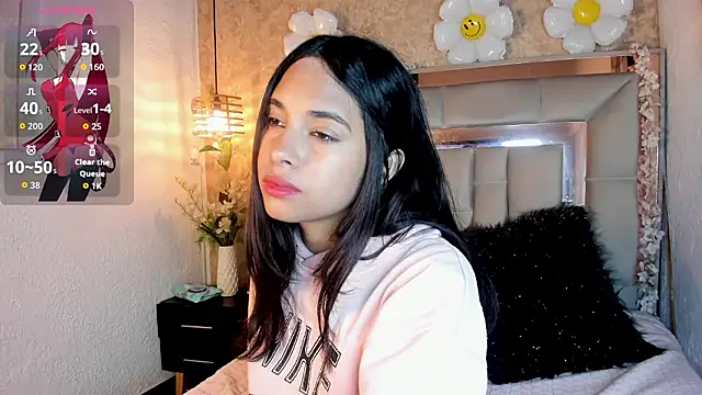 Snapshot of Estrellaa_1 chatting on February 16, 2026, 1:32 pm Estrellaa 1 online show from February 16, 2026, 1:32 pm