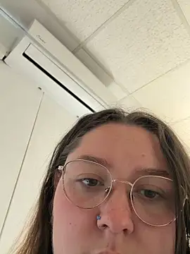 Snapshot of _maracr19_ chatting on March 18, 2026, 1:57 pm maracr19 online show from March 18, 2026, 1:57 pm