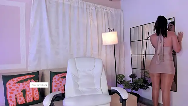 liaamoon  online show from March 19, 2026, 12:27 pm