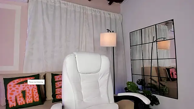 liaamoon  online show from May 19, 2026, 12:34 pm