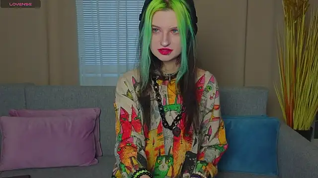 ToxicKittyy online show from February 6, 2026, 2:13 pm