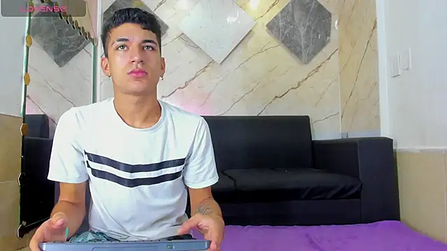 ALEX KEITH26 online show from April 4, 2026, 11:50 am