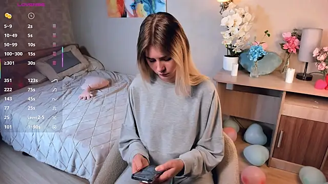 Snapshot of LuanaFincel chatting on February 24, 2026, 1:06 am LuanaFincel online show from February 24, 2026, 1:06 am