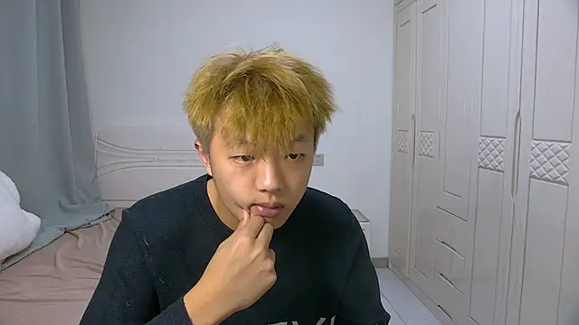 Chocolates-001 online show from February 18, 2026, 11:17 am