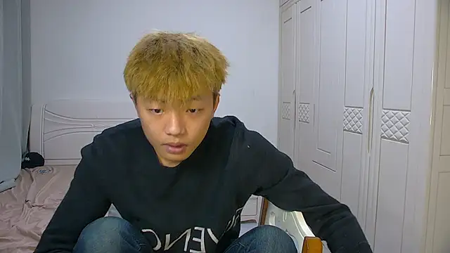 Chocolates-001 online show from March 8, 2026, 10:18 am