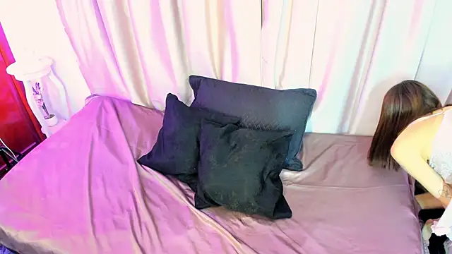 emily 34  online show from March 13, 2026, 4:17 am