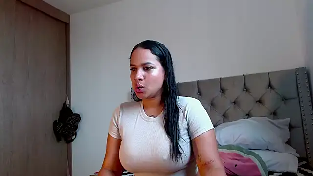 Snapshot of celeneortii chatting on April 12, 2026, 9:07 pm celeneortii online show from April 12, 2026, 9:07 pm