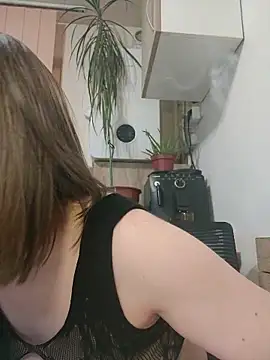 AdaJoy online show from April 7, 2026, 9:27 pm