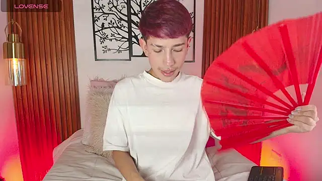 Snapshot of Taylor_Snow chatting on February 12, 2026, 8:08 pm Taylor Snow online show from February 12, 2026, 8:08 pm